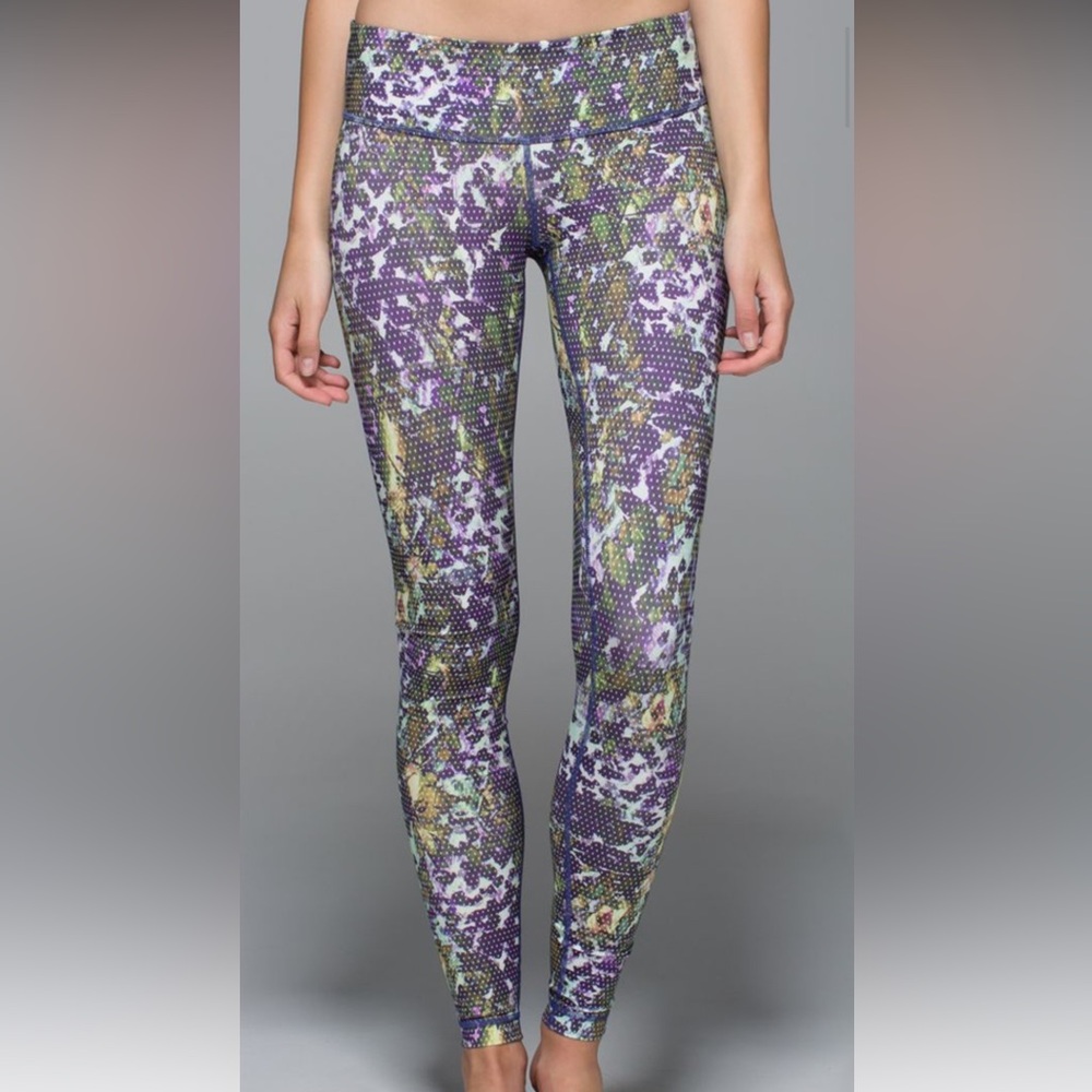130. Lululemon Wunder Under Pant *Full-On Luxtreme Floral Sport Backdrop Iris